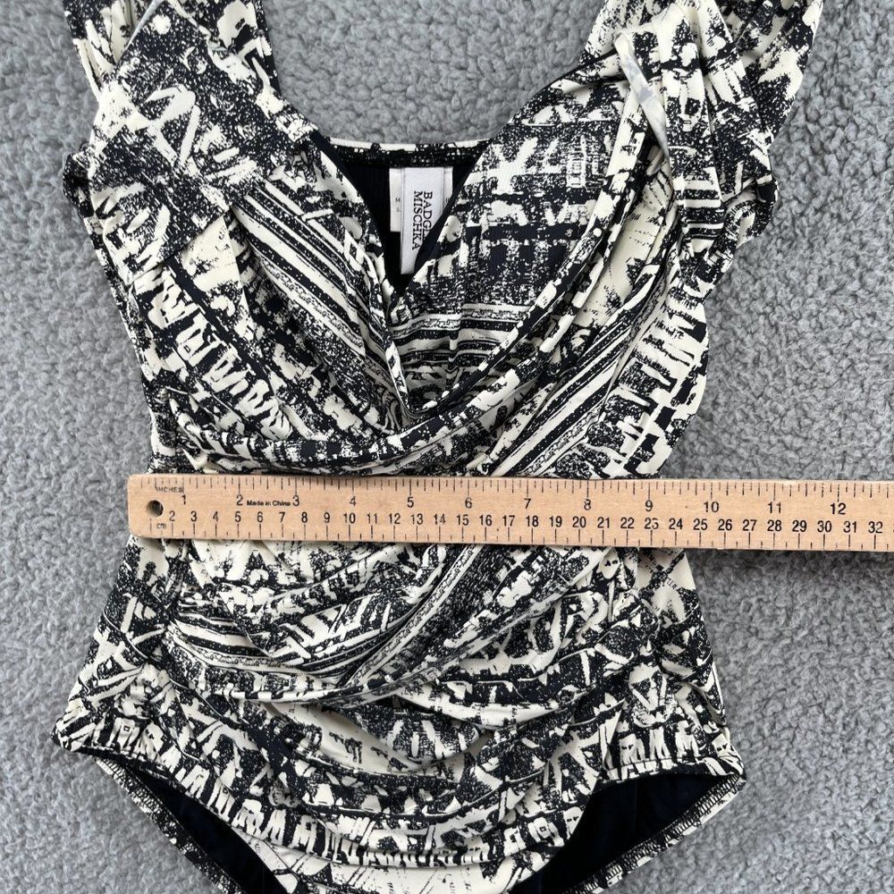 Badgley Mischka Black and White Patterned One-Piece Swimsuit. Stunning! Size 6 - Picture 8 of 14